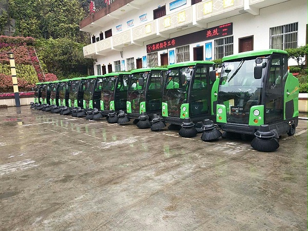 电动扫地车