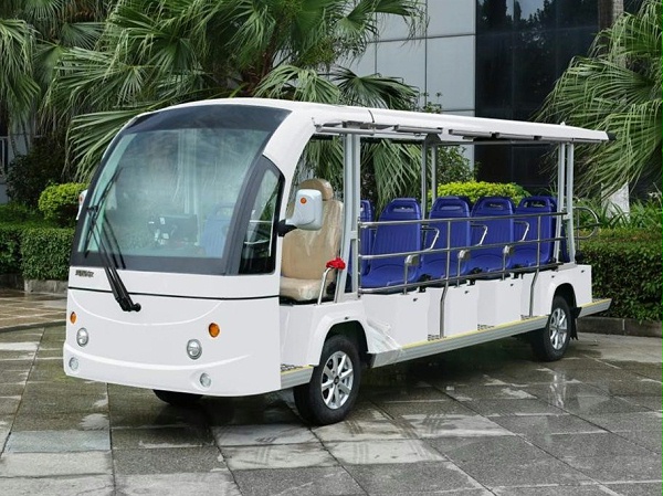 十七座观光车