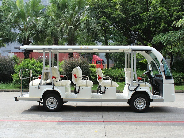 十四座电动观光车