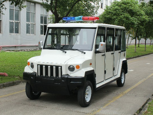 八座封闭巡逻车