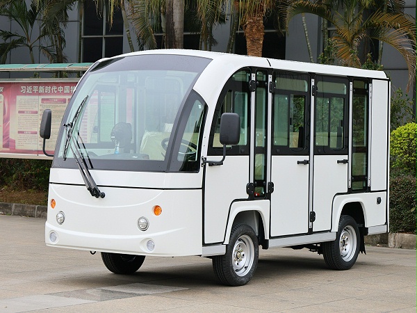 八座封闭电动观光车