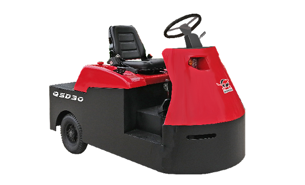 合派三轮座驾式牵引车