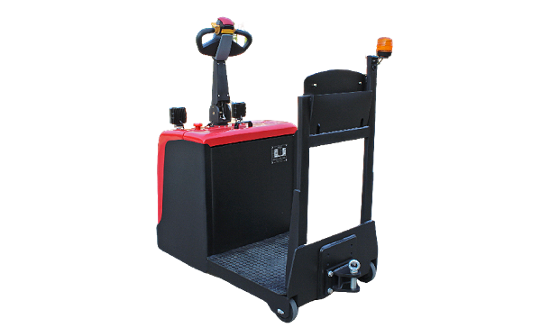 合派三轮座驾式牵引车