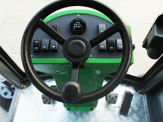 玛西尔驾驶式扫地车