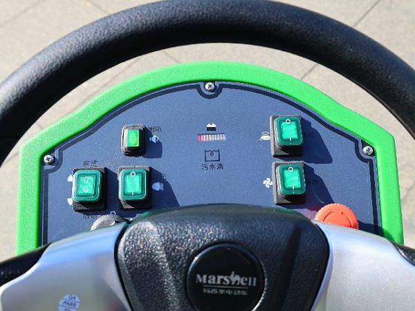 驾驶式洗地机DQX76