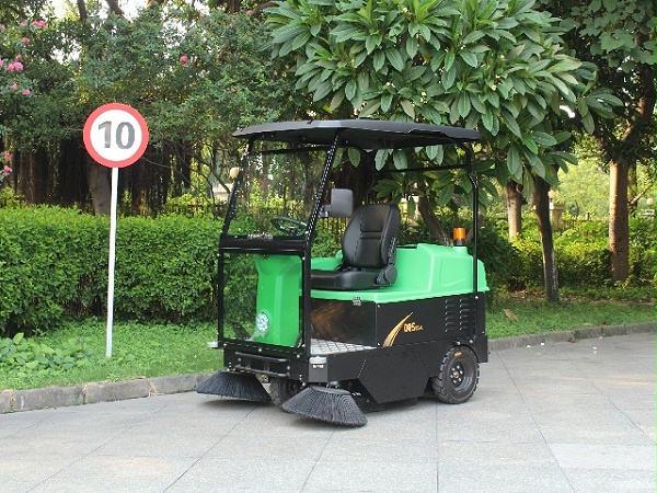 驾驶式扫地车DQS15A