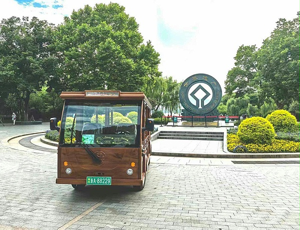 仿古造型观光车