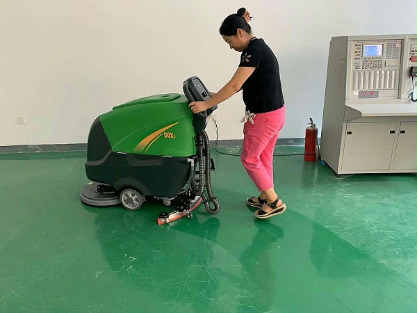 玛西尔洗地机